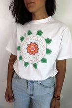 Charger l'image dans la galerie, N°38 - T-SHIRT UPCYCLÉ - M