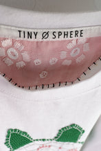 Charger l'image dans la galerie, N°38 - T-SHIRT UPCYCLÉ - M