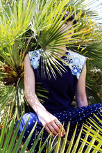 Charger l'image dans la galerie, N°27 - T-SHIRT UPCYCLÉ - M